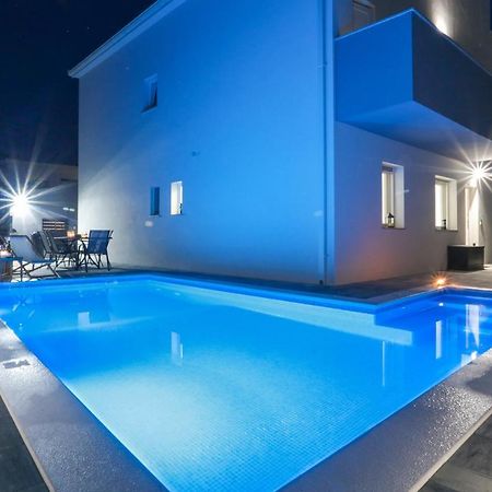 Family Friendly Apartments With A Swimming Pool Kastel Kambelovac, Kastela - 16162 Экстерьер фото